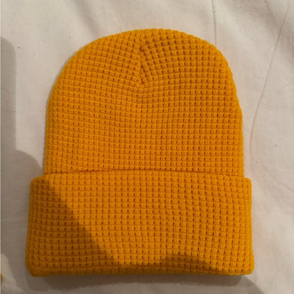 Drew Beanie - Picture 2 of 3